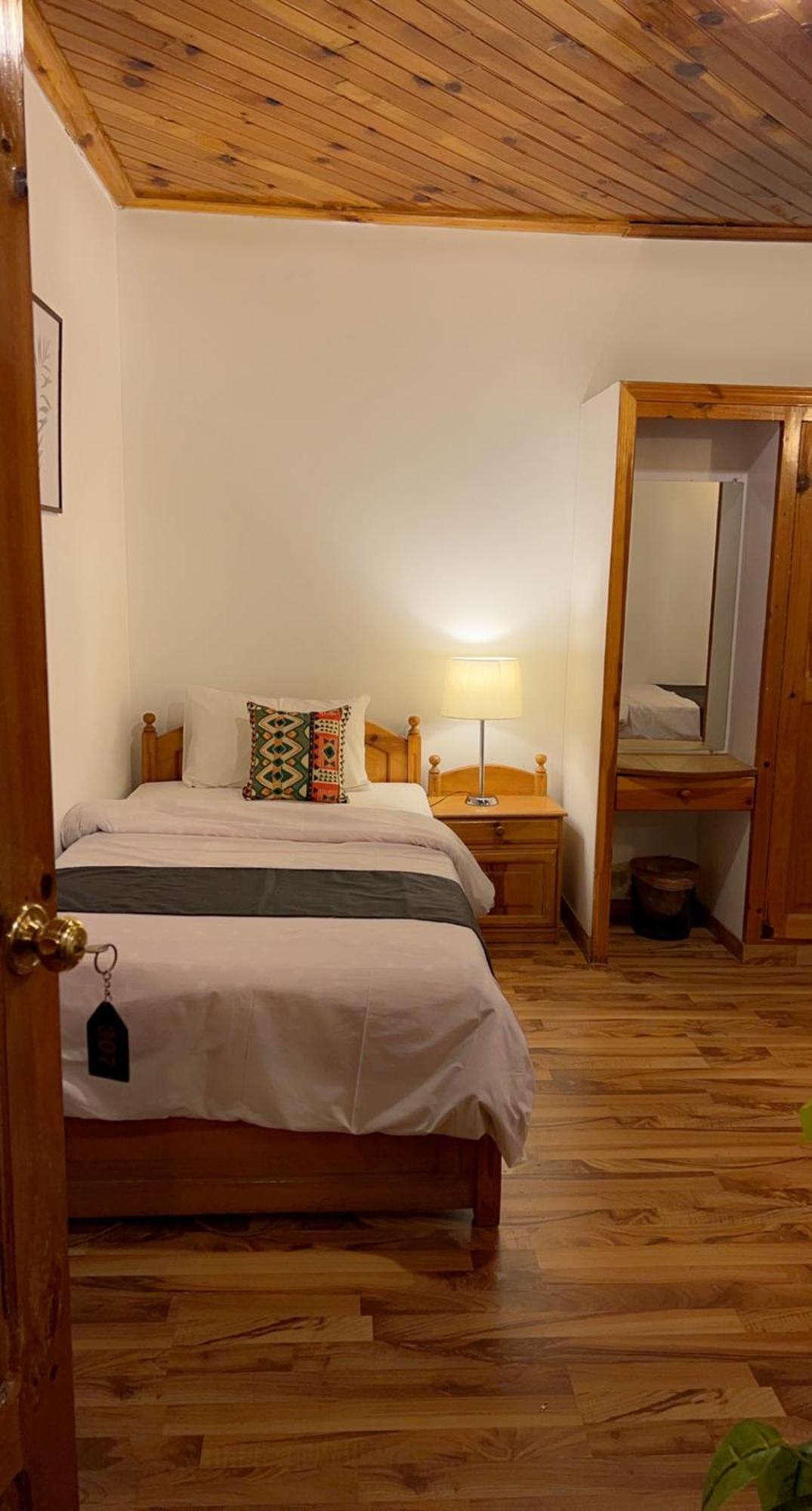 Umda Hotel Montana Nathia Gali Buitenkant foto